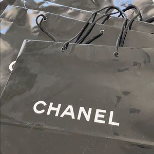 5 Chanel shopping bags